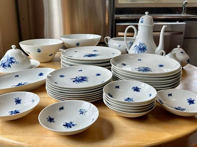 SET 43 Bjørn Wiinblad Rosenthal Romanze servicio de cena para 8+ servicio de café Foto 1 de 4