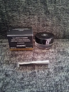 SOMBRA DE OJOS LUMINOSA CHANEL ILLUSION D'OMBRE LONGWEAR 92 DIAPASON 0,14 oz/4 g - Imagen 1 de 2