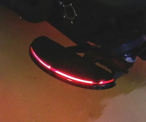 Kit de luz de acento/correr LED para tablas de piso de motocicleta ""estilo flotante""; rojo - Imagen 1 de 8