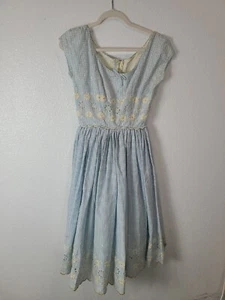 Vestido de guinga atrevido vintage de los años 50, detalle de ojales florales Alicia, retro hombres locos - Imagen 1 de 24