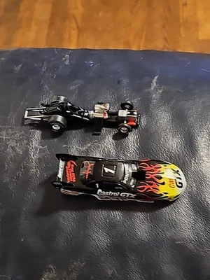 Coche Divertido Campeón John Force Castrol GTX Coleccionables de Acción 1:64 DAÑADO Foto 1 de 4