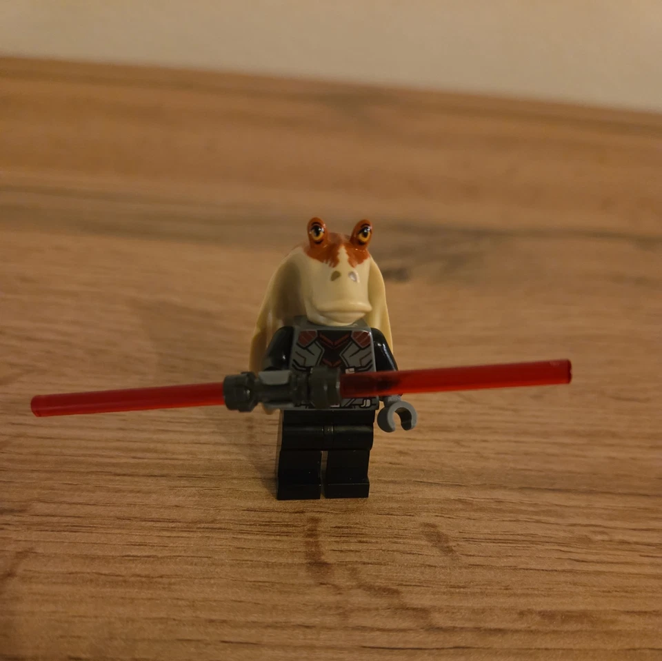 Lego® Star Wars™ Minifigur "Darth Jar Jar mit rotem Lichtschwert" aus 75389 - Bild 1 von 1