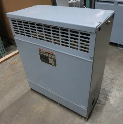 Transformador tipo seco FPE 45 kVA 480 Delta a 208Y/120 V 3PH 50344-M 480V 208 WYE Foto 1 de 4