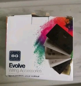 BG EVOLVE Interruttori e prese decorativi senza viti gamma completa - Foto 1 di 3