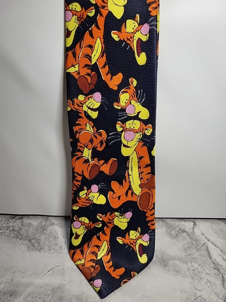 Галстук-тигр коллекция Disney Pooh 100% полиэстер  - Изображение 1 из 4