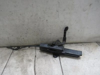 KIA SEDONA 2016 cierre de capó Foto 1 de 3