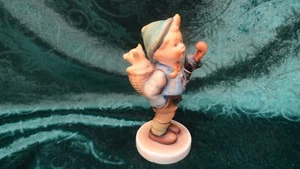 1948 Goebel Hummel Home From The Market Boy With Umbrella & Pig In A Basket - Picture 1 of 7