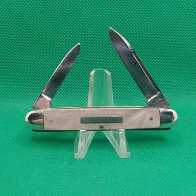 Vintage Utica 2 Blade " Gentlemen's" 42402 LP Pocketknife  - Image 1 of 4