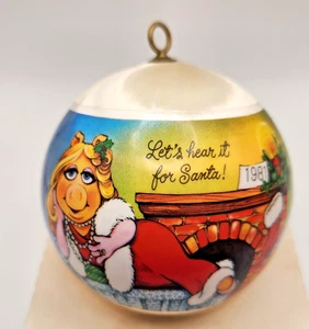 Vintage 1981 Muppets Decorazione Natalizia Palla di Raso Miss Piggy Kermit - Foto 1 di 6