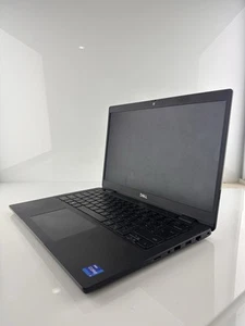 Dell Latitude 3420 Intel Core i7-1165G7 @ 2,80 GHz 16,0 Go RAM 256 Go SSD - Photo 1/7