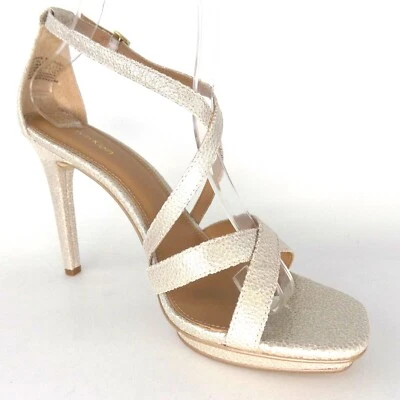 ¡NUEVO! Sandalia de vestir para mujer Calvin Klein Vonnie de cuero arena metálica talla 8,5 M Foto 1 de 4