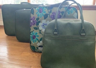 Juego de 4 piezas de equipaje de viaje Ventura vintage/retro verde/floral  Foto 1 de 4