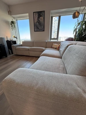 Модульный секционный диван West Elm Enzo серый с откидывающейся спинкой | розничная цена 6999 долл. США - Изображение 1 из 4