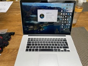 Apple MacBook Pro 15-inch, Quad Core i7 2.2ghz 16GB RAM 1TB SSD - Picture 1 of 5