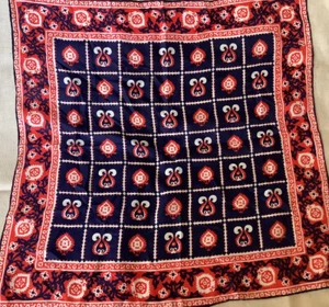Bufanda de colección Sally Gee rayón/seda colorida rojo azul 23 x 23"" hecha en Japón - Imagen 1 de 3