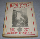 Livre antique sur la lutte contre les incendies NYC FDNY association des pompiers vétérans 20 ans 1925