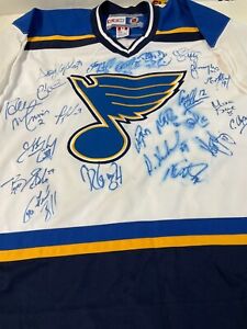 DOUG WEIGHT AND OTHERS AUTOGRAPHED ST LOUIS BLUES CUSTOM JERSEY 