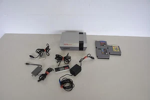 Nintendo NES Konsole PAL + 2x Controller + 3x Spiele - Bild 1 von 5