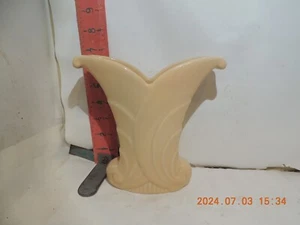 Vintage Abingdon pottery Cream 7" Vase Made in USA GOOD CONDITION - Picture 1 of 4