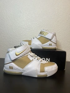 Nike Zoom LeBron 2 Retro Maccabi 2022 Basketballschuhe DJ4892-100 Herren Größe 10 " - Bild 1 von 6
