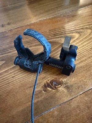 Truglo Drop Away Arrow rest - Image 1 of 3