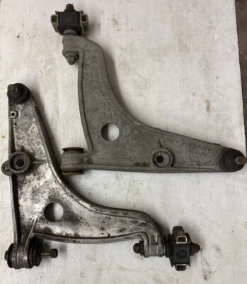 Brazos de control delanteros de aluminio para Porsche 944 Turbo Late Off Set Foto 1 de 4