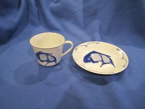 Vintage Koi Wels blau und weiß Tasse & Untertasse Made in China - Bild 1 von 7
