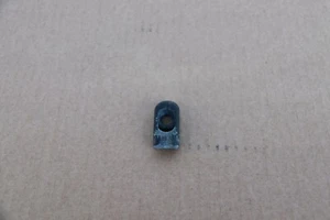 VW Käfer Cabrio 1303 Verdeckverschluss unten gebraucht 151871385 - Bild 1 von 2
