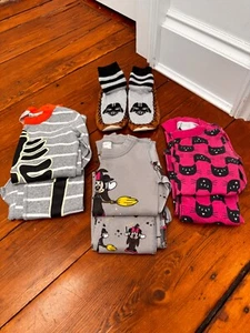 Lot Of 3 Hanna Andersson Pajamas Size 120/6-7, 130/8, and Darth Slippers 1Y-3Y - Picture 1 of 7
