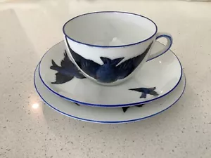 ANTIQUE 1920s RARE VICTORIA AUSTRIA BLUE BIRD PORCELAIN HANPAINTED TRIO - Bild 1 von 5