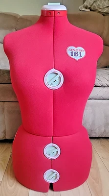 Singer 151 Maniquí Vestido Rojo Forma Ajustable Tamaño Cuadros Maniquí - LEER Foto 1 de 4