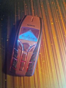 Vintage Nokia 3310: Marlboro Edition - Podświetlaj swoje połączenia czerwono-białe Rozkosz! - Zdjęcie 1 z 9