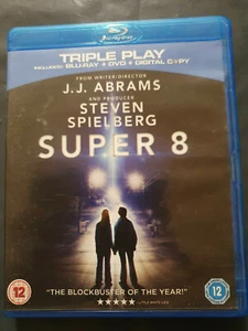 SUPER 8 - 2011 FILM TRIPLE PLAY BLU-RAY DISC + DVD SET REGION B UK - Foto 1 di 2