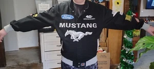 JH Design GT Ford Mustang 40th Anniversary Sammler Mantel Unisex Größe L - Bild 1 von 13