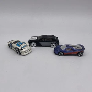 Hot Wheels Lot Of 3 Cars 1/64 Scale Die Cast Loose - Picture 1 of 7