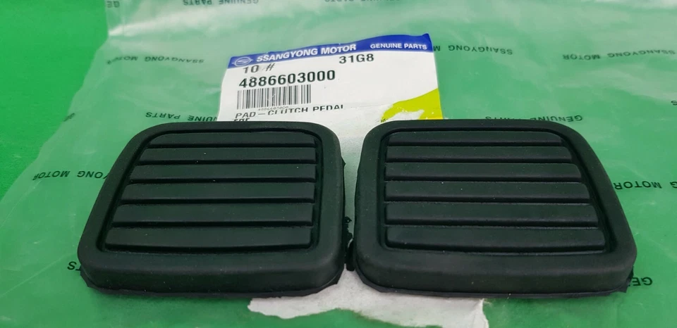 GENUINE SSANGYONG MUSSO SPORTS UTE MANUAL BRAKE & CLUTCH PEDAL RUBBER PAD SET  - Image 1 of 1