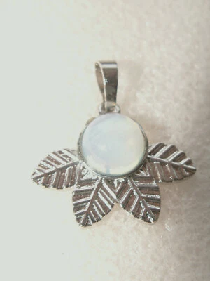 OPALIT  Glücksblatt   Anhänger     NEU! - Bild 1 von 3