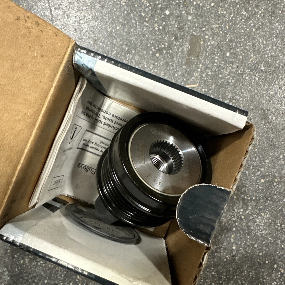 Polea desacopladora alternador litros 920484A para Mercedes Benz AMG CLA 2014-2020 Foto 1 de 3