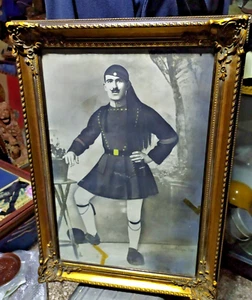 GUARDIA GRIEGA TSOLIAS EYZONAS ΜΕΜΕΝΤΟ MARCO FOTOGRAFÍA ORIGINAL EN COLOR - Imagen 1 de 6