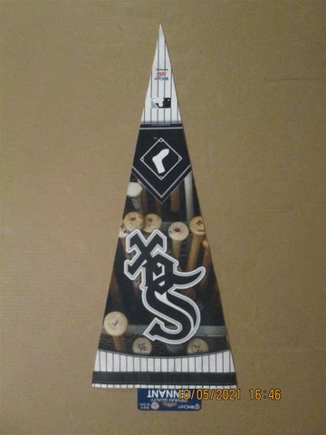 MLB Chicago White Sox Vintage 2010 Roll It Up And Go Bats Logo Pennant Cover