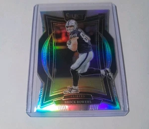 Select Brock Bowers Concourse RC 2024 plata Prizm troquelado novato #31 - Imagen 1 de 2
