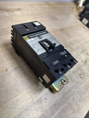 SQUARE D KC34200 KC I-LINE 3 POLE 200 AMP 480v 65KAIC GREY CIRCUIT BREAKER - Image 1 of 4