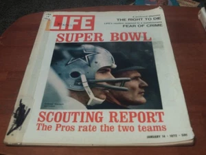 LIFE Magazine, January 14, 1972 Dallas Cowboys Roger Staubach - Picture 1 of 2