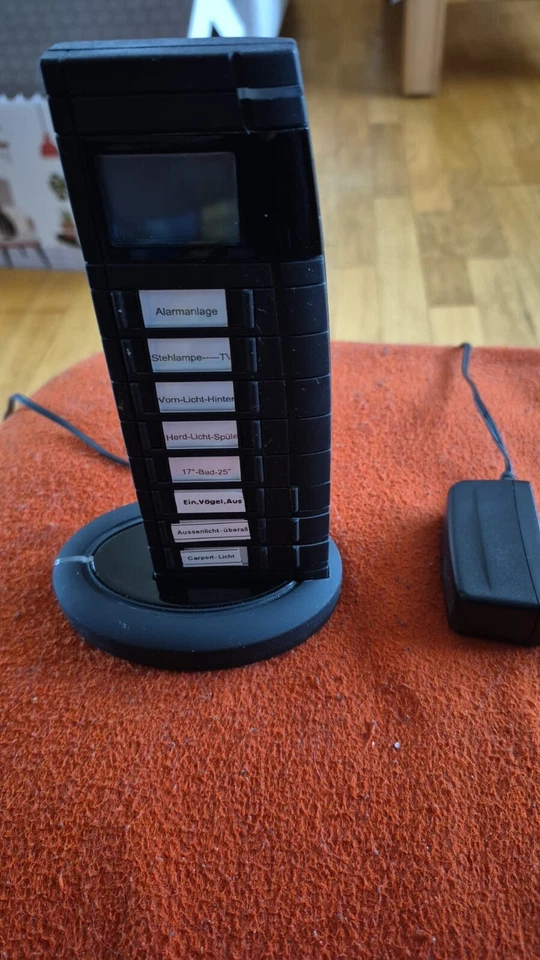 Homematic Funk-Fernbedienung 19 Tasten mit Display, schwarz HM-RC-19-B - Bild 1 von 1