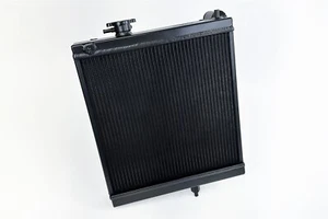 Radiador de aluminio CSF negro tamaño medio para Mitsubishi Evolution 2000-2007 7/8/9 - Imagen 1 de 6