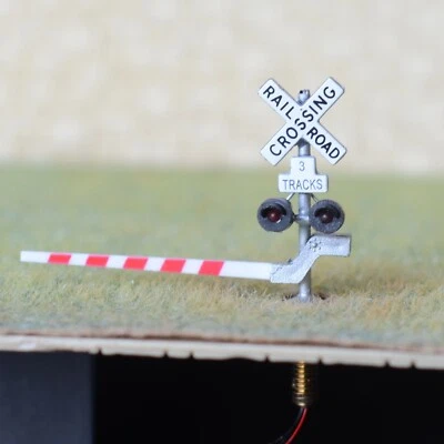 2 x N scale model grade crossing signal gate stop lever 3 track + flasher #NS23G - Image 1 of 4