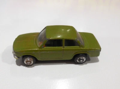 PlayArt BMW # 2002 1:64 verde fundido a presión Foto 1 de 4