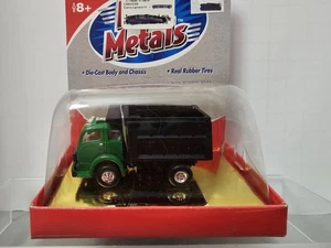 Mini Metals 30115 HO 1953 White 3000 Dump Truck, Green Cab - NEW in Pkg - Picture 1 of 2