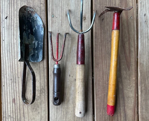 Lot Of  4 Vintage ￼ Garden Tools ￼Trowel Claw Old Paint Unusual Metal Trowel Cover