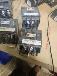 Cutler Hammer CH2125X 125 Amp 2 Pole Type CH2 Circuit Breaker 240V 125A - Picture 1 of 3